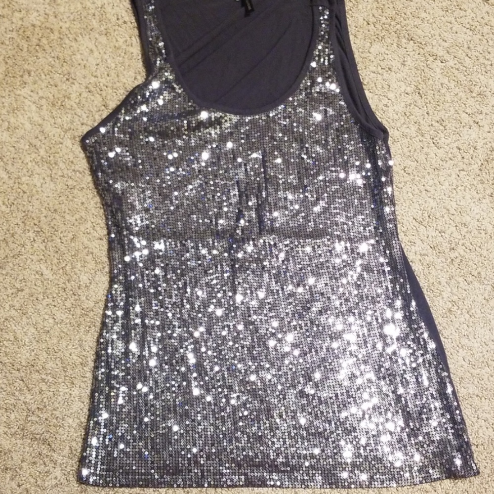 Sequin tank